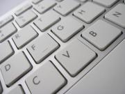 Wireless Bluetooth Keyboard for iPhone 3G/4G/4S, iPad 2/3/4 ,Cellphone - White 02