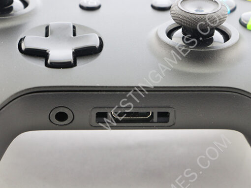 Brand New Wireless Gamepad Controller with 3.5mm Headset Jack for XBOX ONE Black (OEM A+) - Image 4
