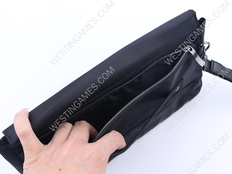 Stylish Travel Case Pouch Zelda Edition with clip-on strap for Nintendo Switch - Image 4