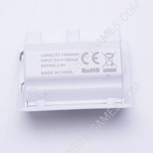 Play and Charge Rechargeable 1400mAh Battery with Digital Display for XBOX Series S/X and ONE Controller White - Image 4